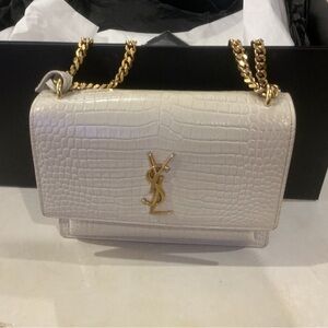 SAINT LAURENT
Sunset Medium Crossbody Bag